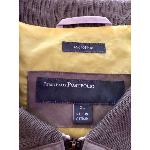 Men’s Perry Ellis MicroFiber Lightweight Jacket - Picture 2 of 4